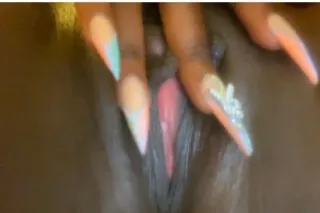 READ BEFORE CONTACTING ME 💕🙃 wetter and better than her 👇🏽and her 👆🏽 😌💦.. - Image 6